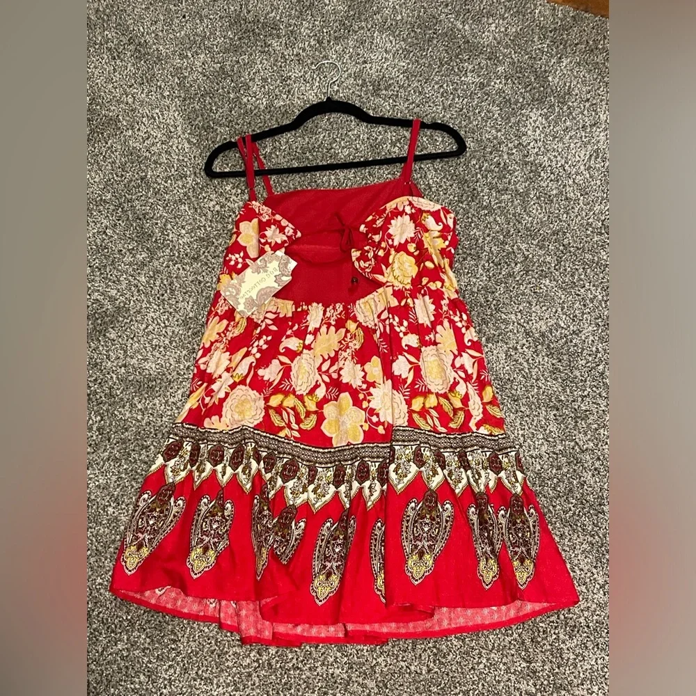 BAND OF THE FREE WOMEN'S LOVE IS ALL AROUND FLORAL PRINT SLEEVELESS MINI DRESS - Picture 4 of 5